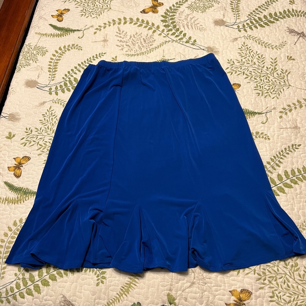 Beautiful Susan Graver “Liquid Knit” Skirt.  Size L.  BNWOT